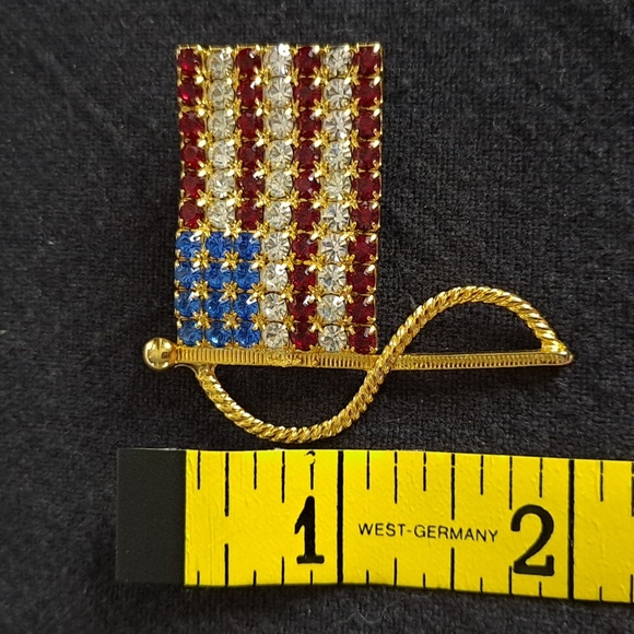 Enamel Crystal Rhinestone USA American Flag Patriotic Brooch - Picture 5 of 5